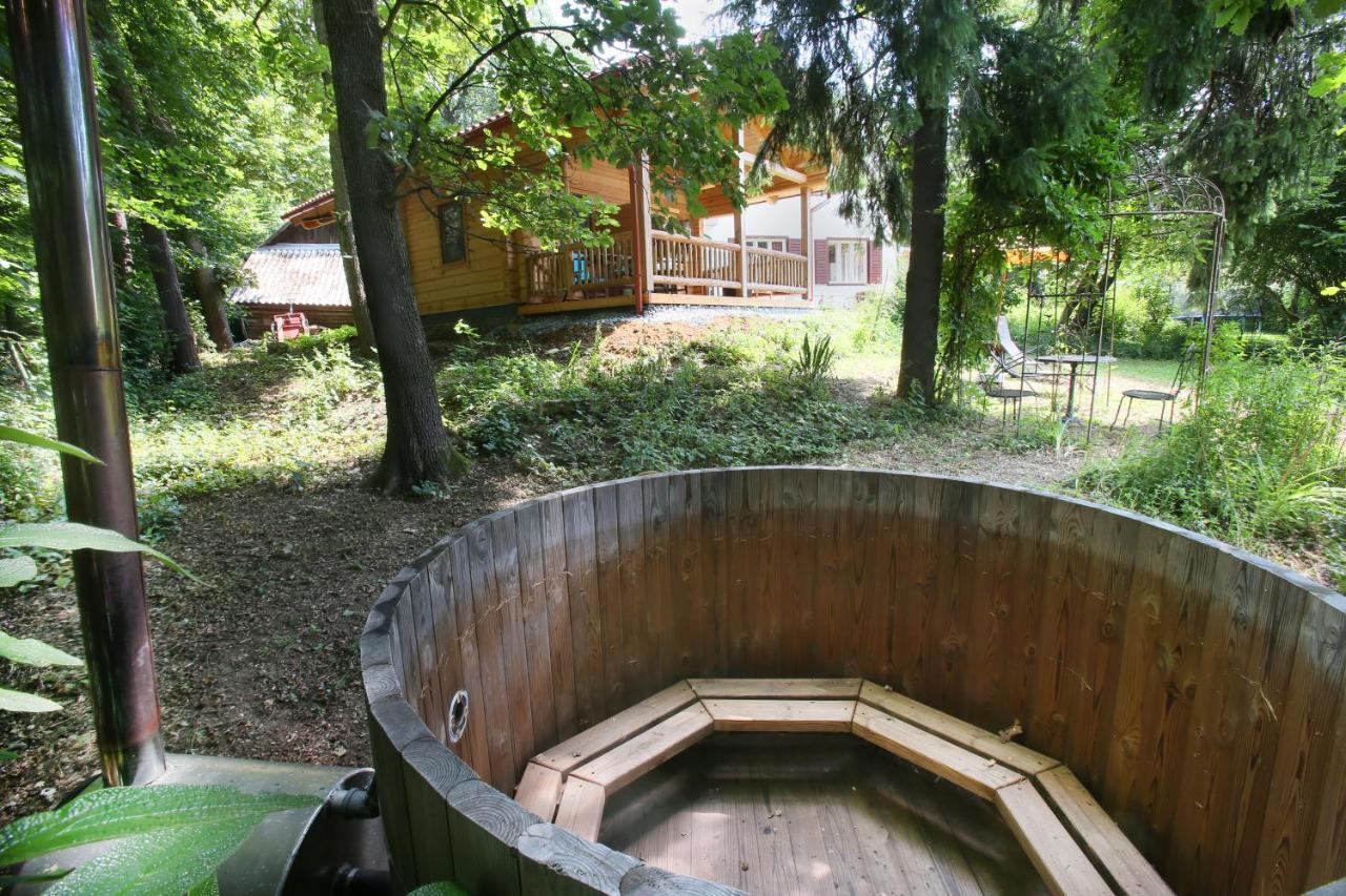 Blockhaus Chalet Mit Beheizbarem Badefass Und Infrarotsauna Auf Der Terrasse Oberschützen Eksteriør bilde