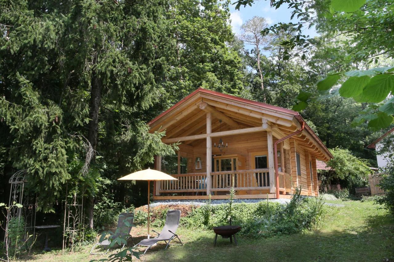 Blockhaus Chalet Mit Beheizbarem Badefass Und Infrarotsauna Auf Der Terrasse Oberschützen Eksteriør bilde