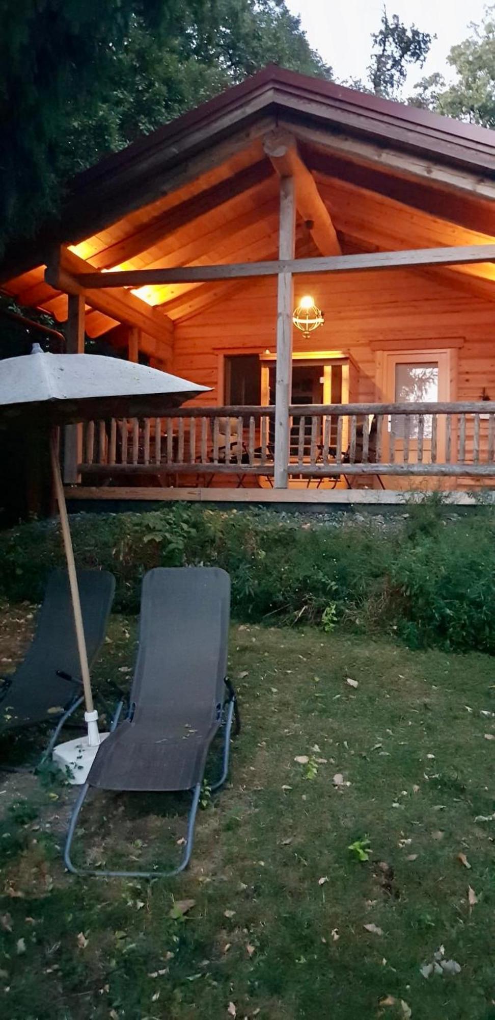 Blockhaus Chalet Mit Beheizbarem Badefass Und Infrarotsauna Auf Der Terrasse Oberschützen Eksteriør bilde